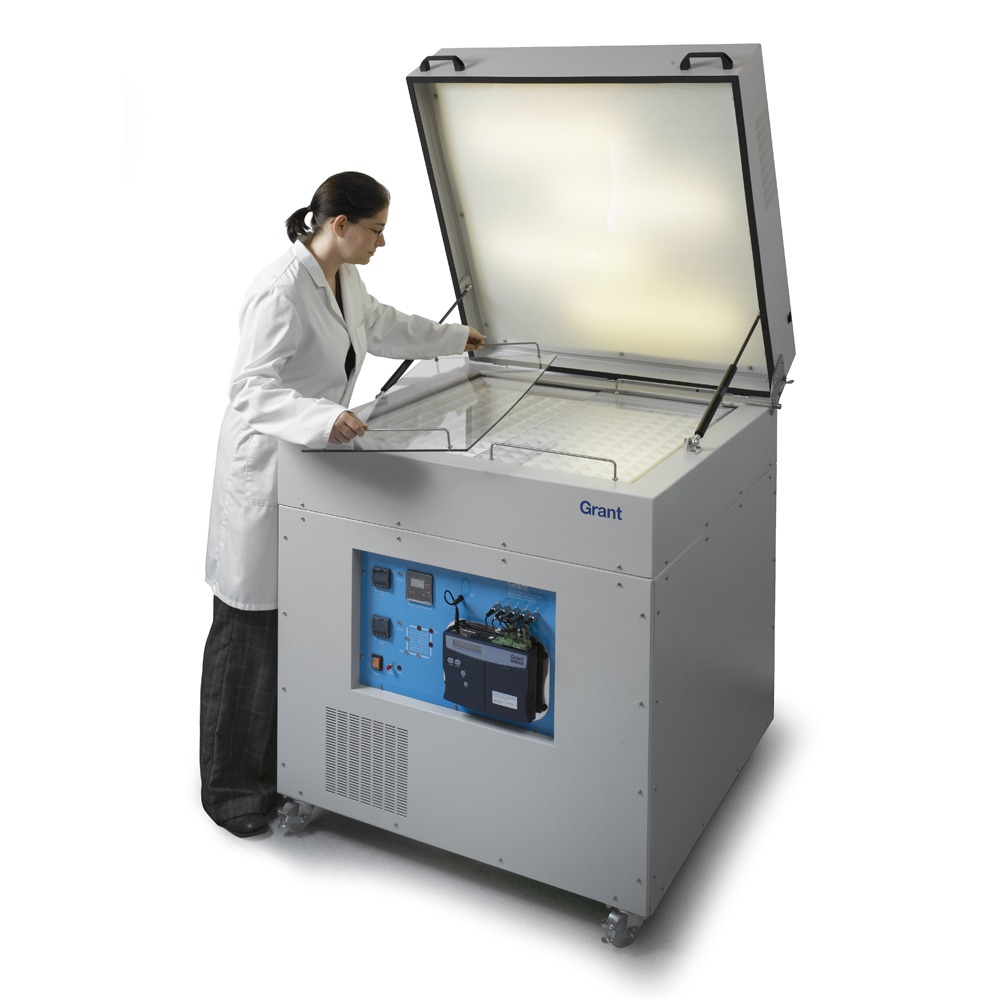 2D temperature gradient incubator ideal for day/night experiements